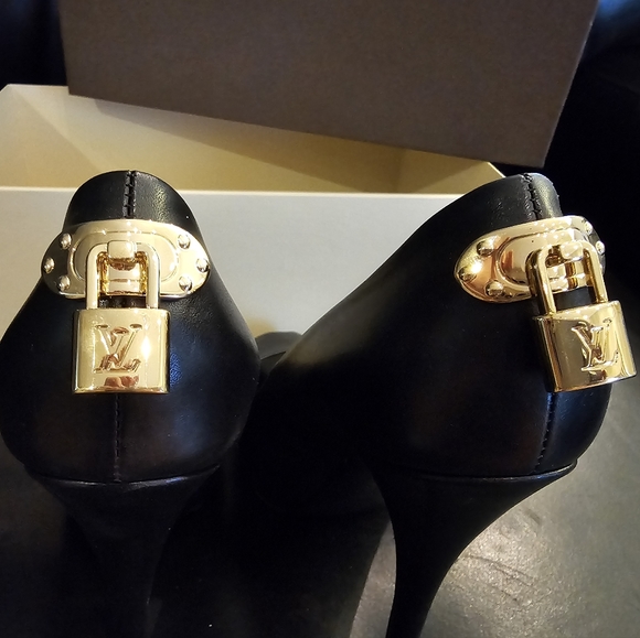 Louis Vuitton "oh really" black leather stilettos - Picture 3 of 8